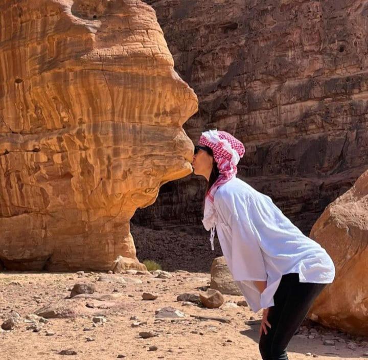 Saleem With Jeep Tour Lägenhet Wadi Rum Exteriör bild